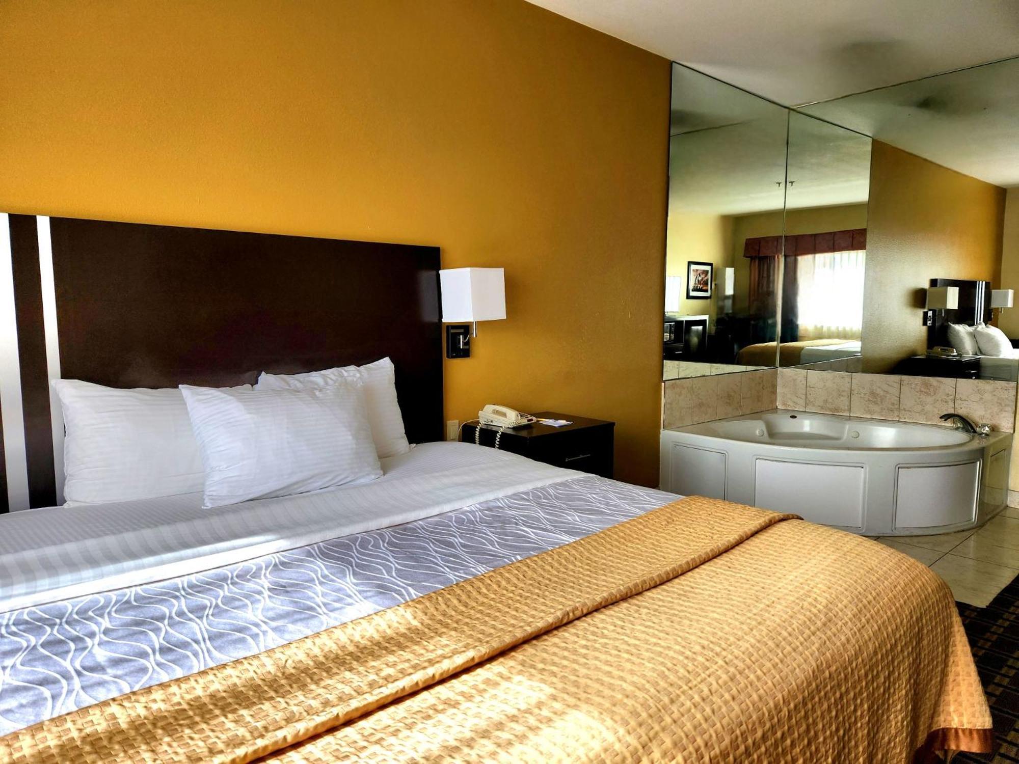 Jersey Village Days Inn & Suites By Wyndham Sam Houston Tollway מראה חיצוני תמונה