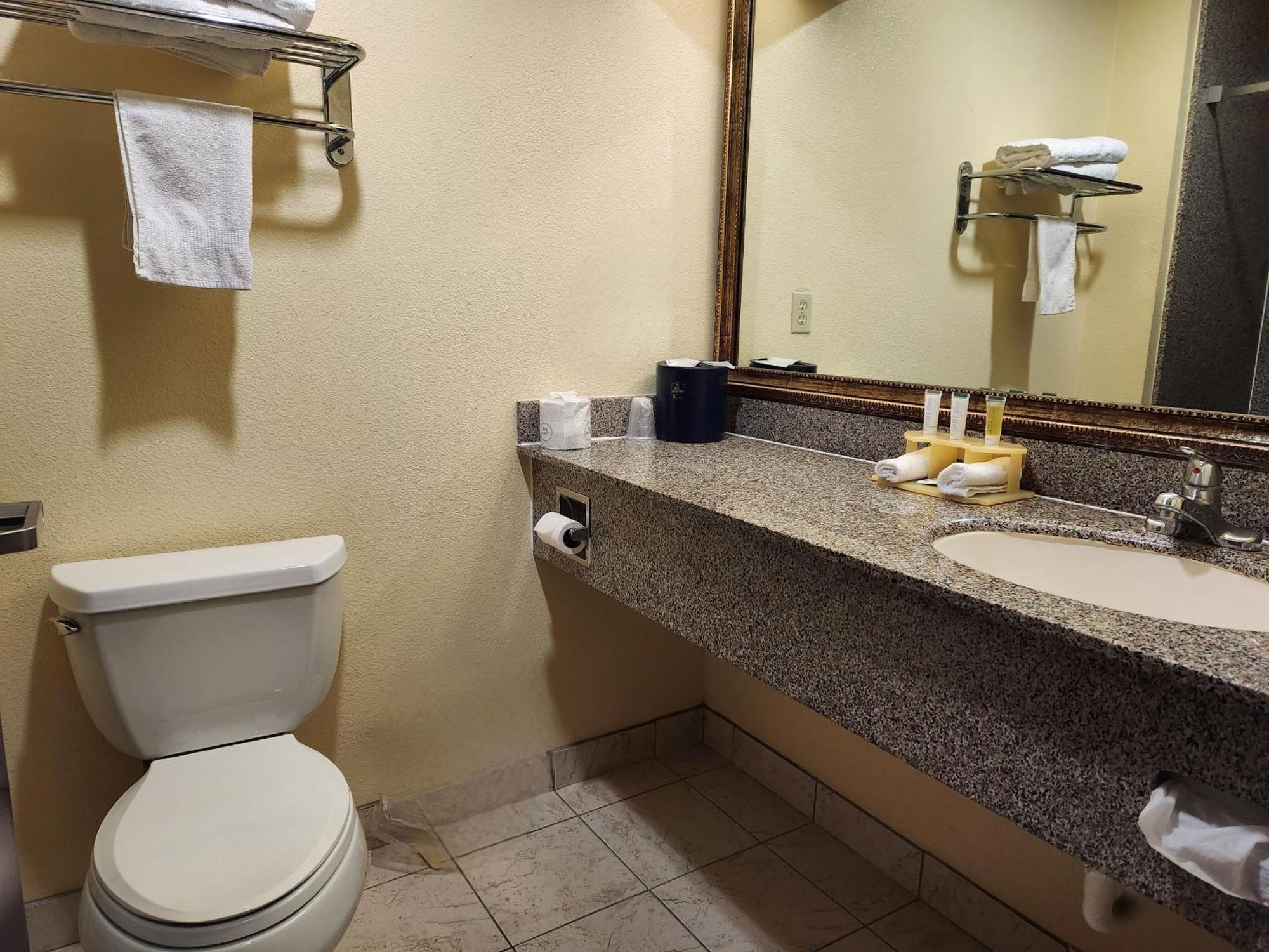Jersey Village Days Inn & Suites By Wyndham Sam Houston Tollway מראה חיצוני תמונה